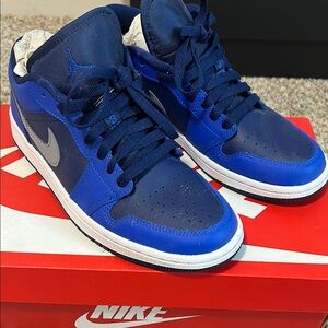 Nike Blue High-Top Sneakers Classic Design